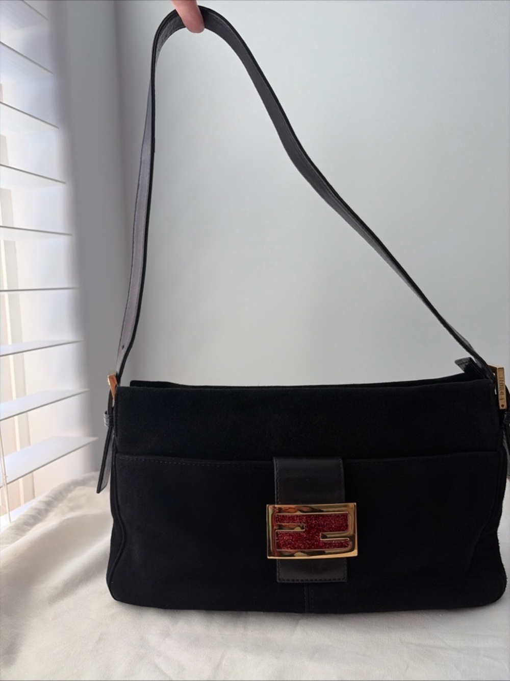 Authentic vintage Fendi mamma Baguette shoulder bag from the early 2000s.